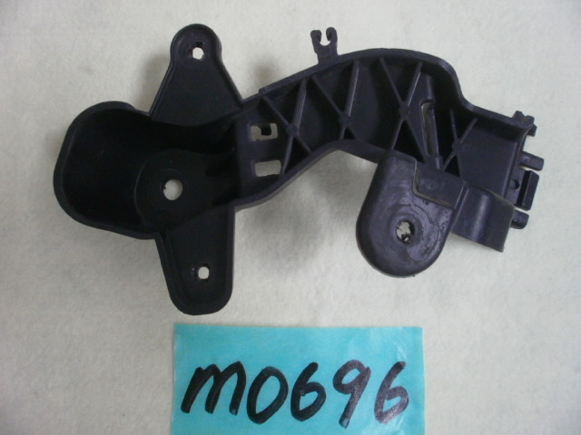 Mercedes・Benz メルセデスベンツ W205 Cクラス 純正 リアバンパーブラケットトリム サポートスライド 左 LH 黒系 A2058851914 m0696拍卖