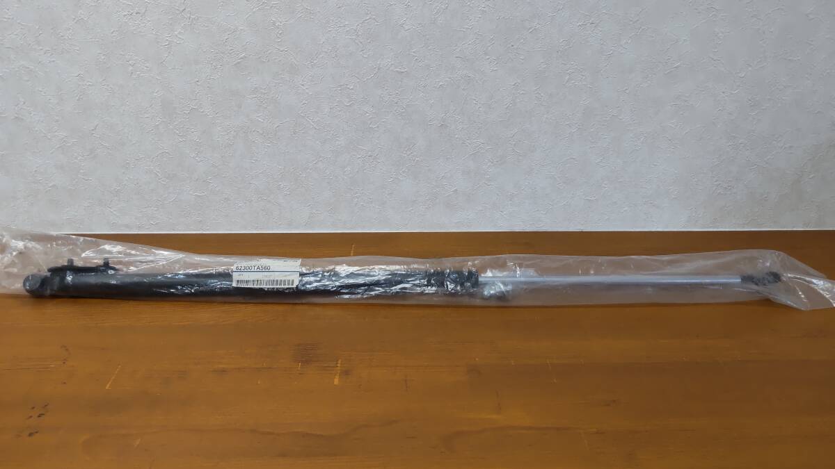 #114 【純正】SUBARU STAY ASSY (R/G) RH 62300TA560 スバル ステー アセンブリ リヤゲート ライト拍卖