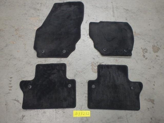 ●ボルボ70シリーズ BB5254W H22/8 フロアマット 純正 1台分4枚セット拍卖