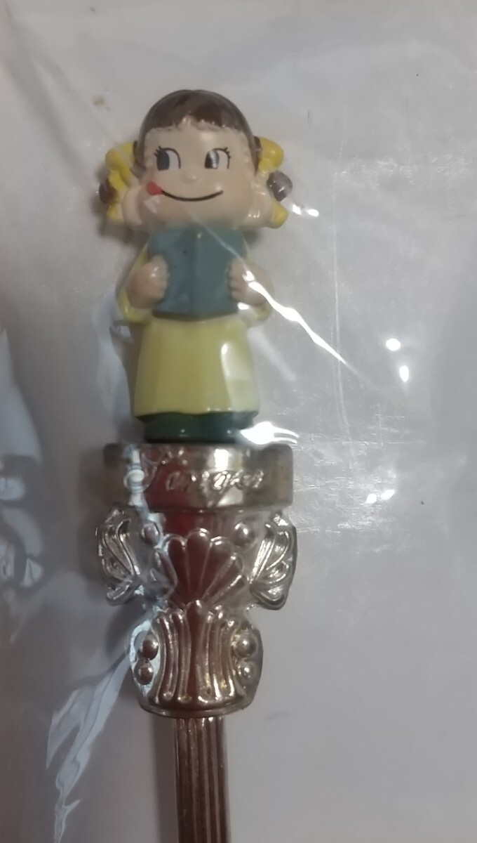 ☆未使用不二家オリジナル人形付きスプーン/ぺこちゃんシンガー拍卖