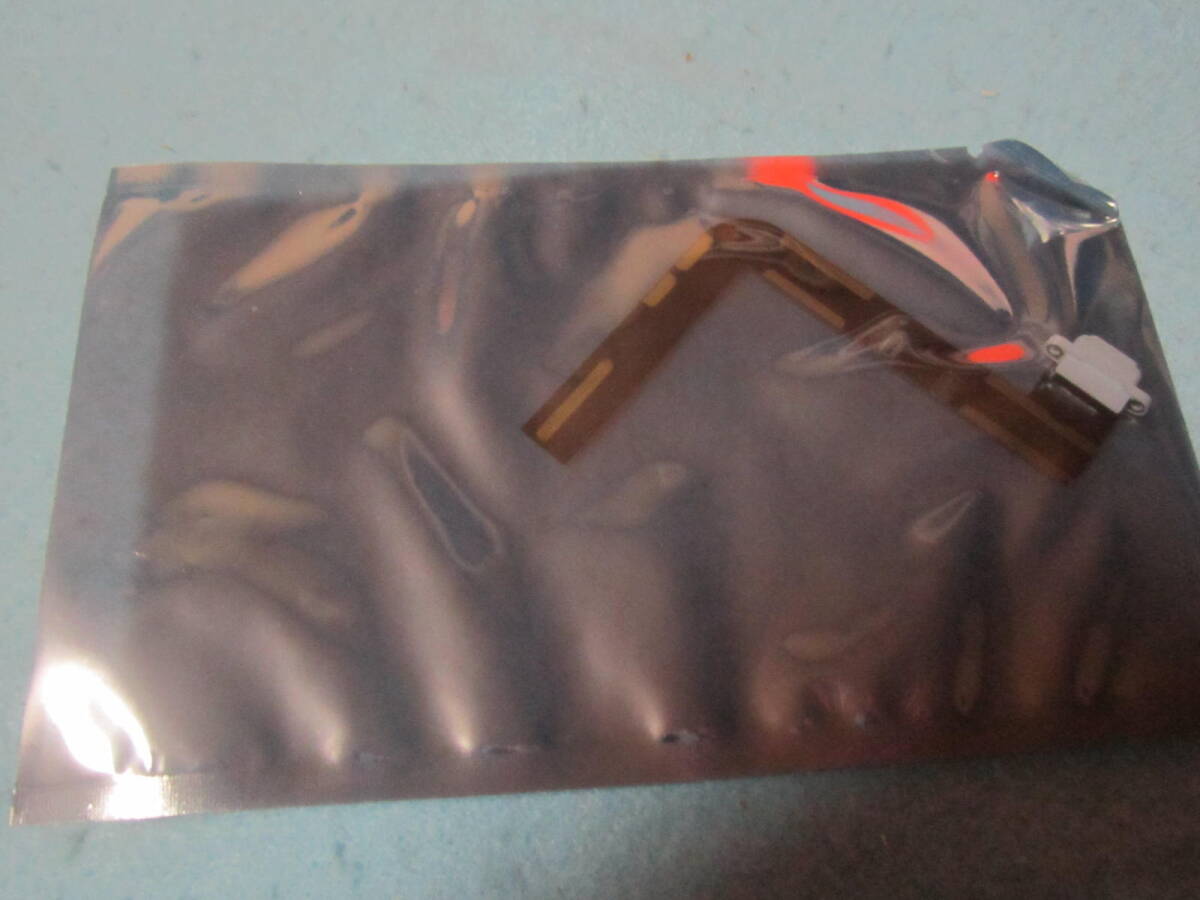 ドックコネクタ充電ポートアセンブリフレックスケーブル(ホワイト) iPad 7 7th Gen 2019 (A2197 A2198 A2200) / 8 8th Gen 2020の一部拍卖