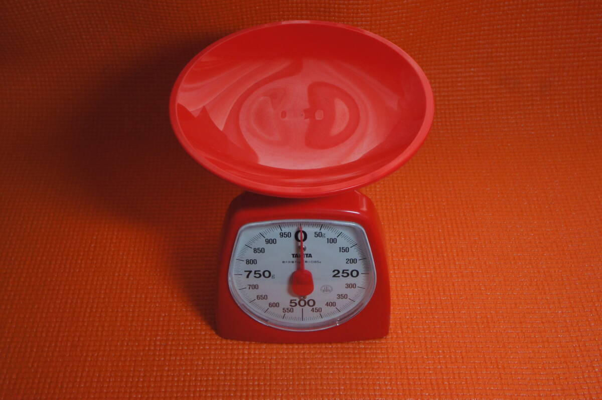 【中古・備品/昭和レトロ】★クッキングスケールはかり/1㎏、5g単位:赤色(タニタ)★拍卖