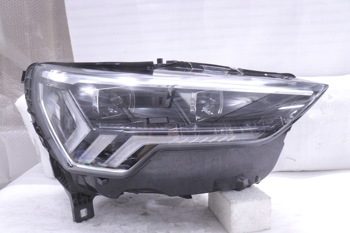46-768★美品★LED F3 アウディ Q3★右ヘッドライト 83A.941.036.D KZ2 ブラック 純正★アウディ (DM)拍卖