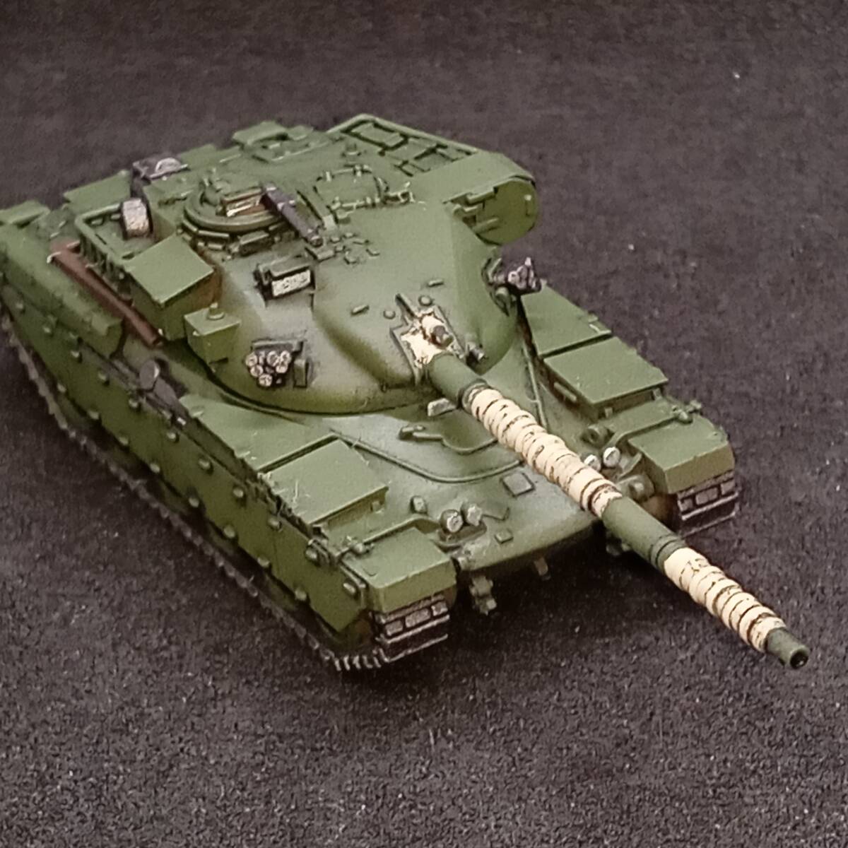 ●完成品1/144 チーフテン主力戦車,”重武装・重装甲の主力戦車!”,グリーン塗装,英国,冷戦時代,Blitz144製,自作ver拍卖