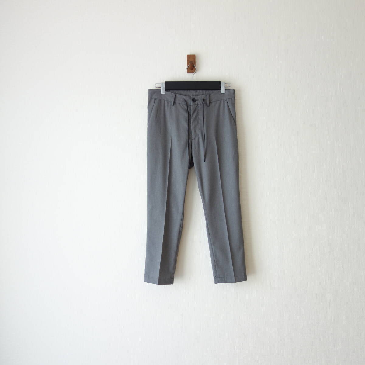 ☆nano universe(ナノユニバース)クロップド丈テーパードパンツ☆拍卖