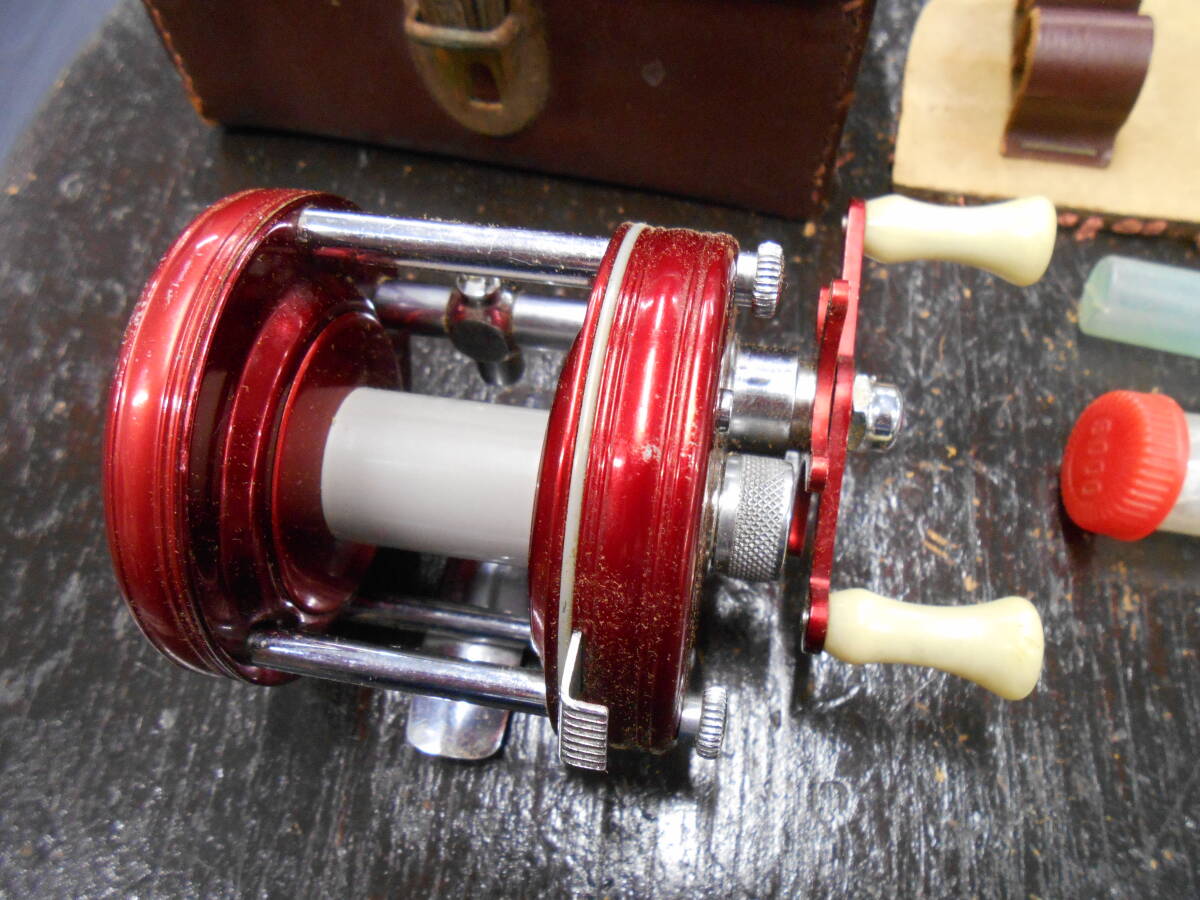 アブガルシア名機 ベイトリール ABUアンバサダーNo.5000 中古のお品です。バス、雷魚のトップウオーターゲームに最適。拍卖