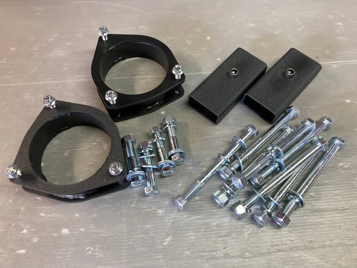 【新品・未使用品】USCV USDM M20系 日産 ニッサン NV200 リフトアップキット 1.5インチ オフロード ワークバン キャンピングカー拍卖