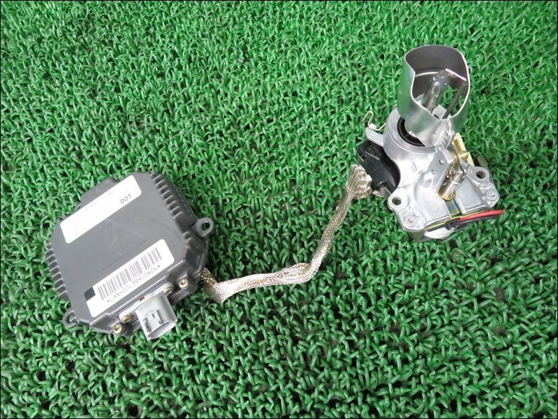 『psi』 日産 TU31 プレサージュ 左ヘッドライト バラスト & バーナー H15年式拍卖