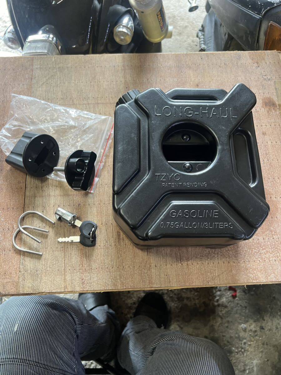 未使用訳あり品!ガソリンサブタンク3L鍵付き!送料無料!拍卖