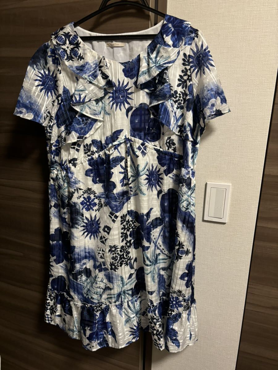 超美品着用1回 ローズティアラ 42サイズ きれいワンピース 半袖 チュニック 上品フリルおしゃれ 大きい ゆったりめ 即決あり拍卖