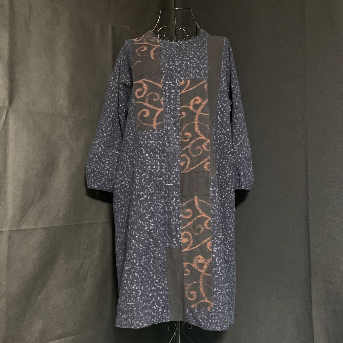 ☆彩藍 さいあい ワンピース 長袖 藍染 生地 刺し子 リメイク素材 ハンドメイド 古布 型染め 絣 手作り パッチワーク カスリ かすり (9882)拍卖
