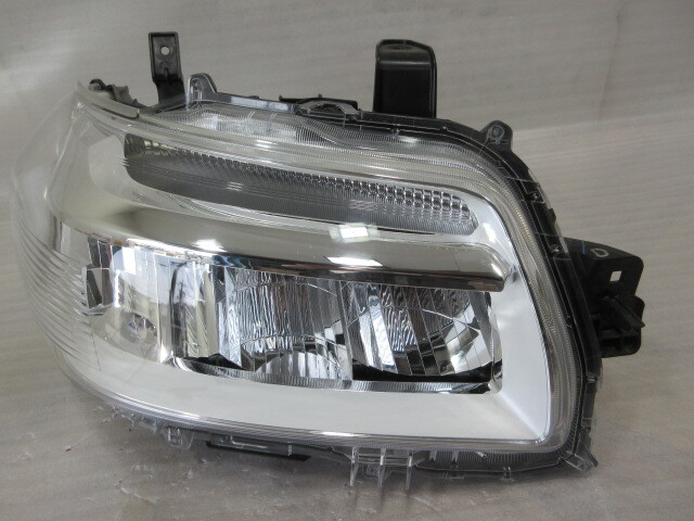 良品 トヨタ タウンエース S403M/S413M 純正 LED 右 ヘッドライト拍卖