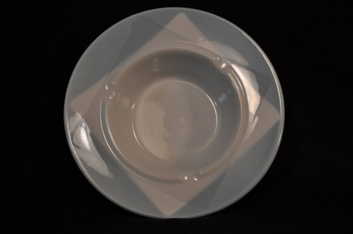 昭和レトロ 円と正方形ずらし模様 陶器製 灰皿 160x40ミリ拍卖