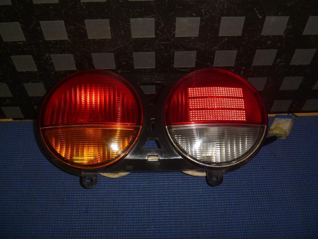 #0684 U61V ミニキャブバン 左テールライト ★ジャンク品拍卖