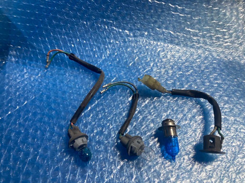 3393■ ホンダ タクト AF16 ヘッドライト ソケット 電球 ウインカー ブルー拍卖