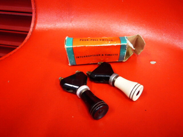 絶版当時物 PUSH-PULL SWITE プッシュプル スイッチ 旧車 プルスイッチ デコトラ セドリック グロリア 230 330 ハコスカ ケンメリ ジャパン拍卖
