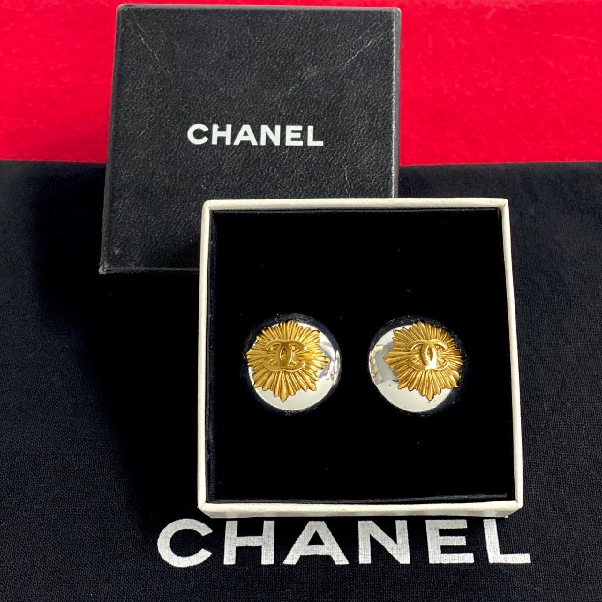 極 美品 コメあり 保存箱 付き CHANEL シャネル 97P 刻印 ココマーク ロゴ モチーフ イヤリング GP シルバー 28291拍卖