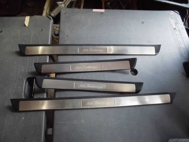 ★34R3H5229 クラウン50THアニバーサリー/GRS182 純正スカッフプレート1台分セット トリムFB01 平成17年 50周年拍卖