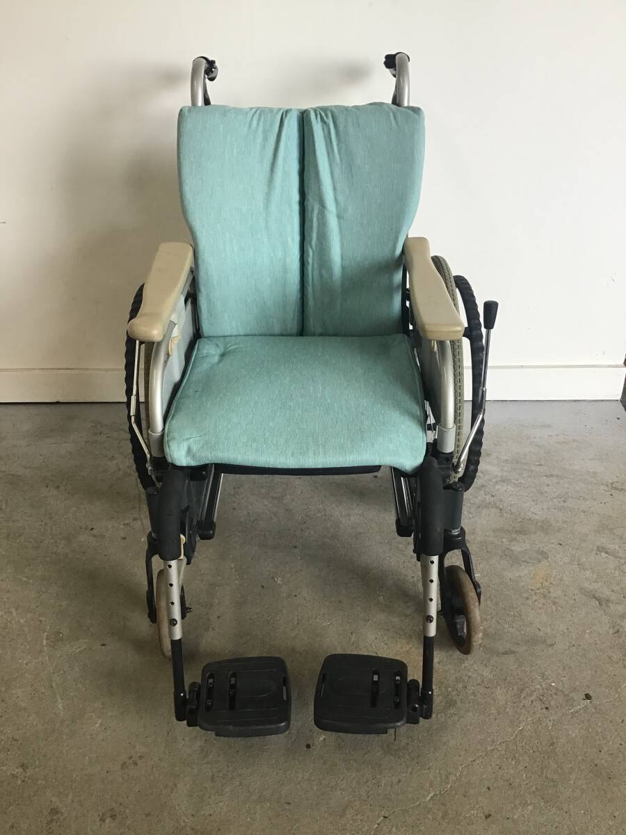 □岐阜発 △快適・自由な車いす/KK-330Sシリーズ/車椅子/介護用品/介助用品/イス/ブレーキ付/取扱説明書付/現状品 R6.7/17□拍卖