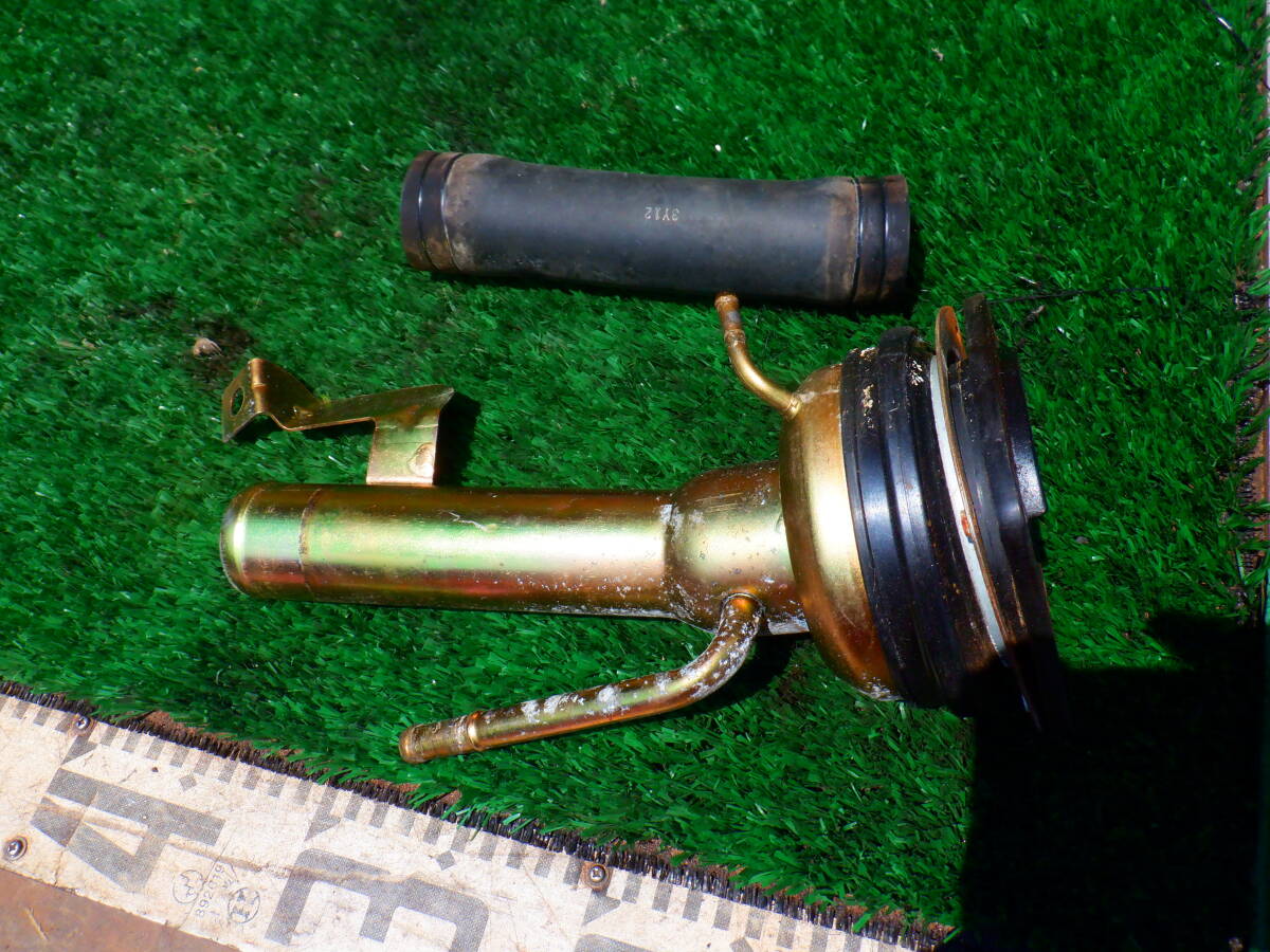 Y30 ② グロリア ハードトップ 28D SGL 燃料タンクネック パイプ LD28 PY30 KY30 MY30 HY30 NY30 セドリック拍卖