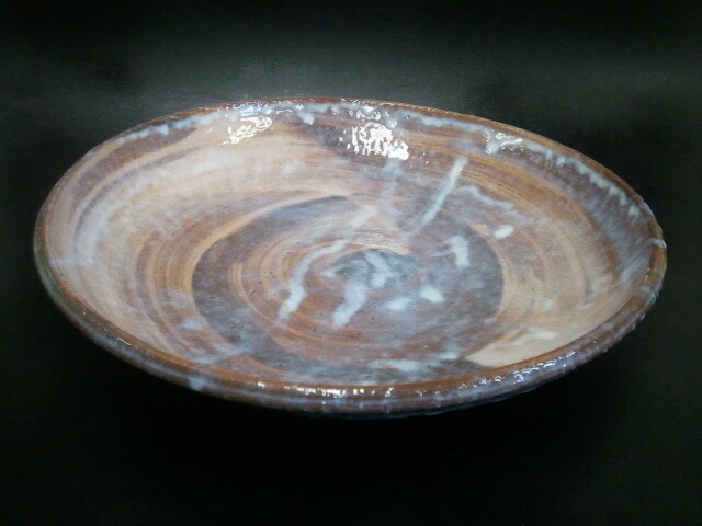 ☆☆【美術 陶磁器・インテリア】善三銘? 刷毛目 白釉 大皿 盛皿 銘あり 直径約30.5㎝/和食器 陶芸 飾り皿拍卖