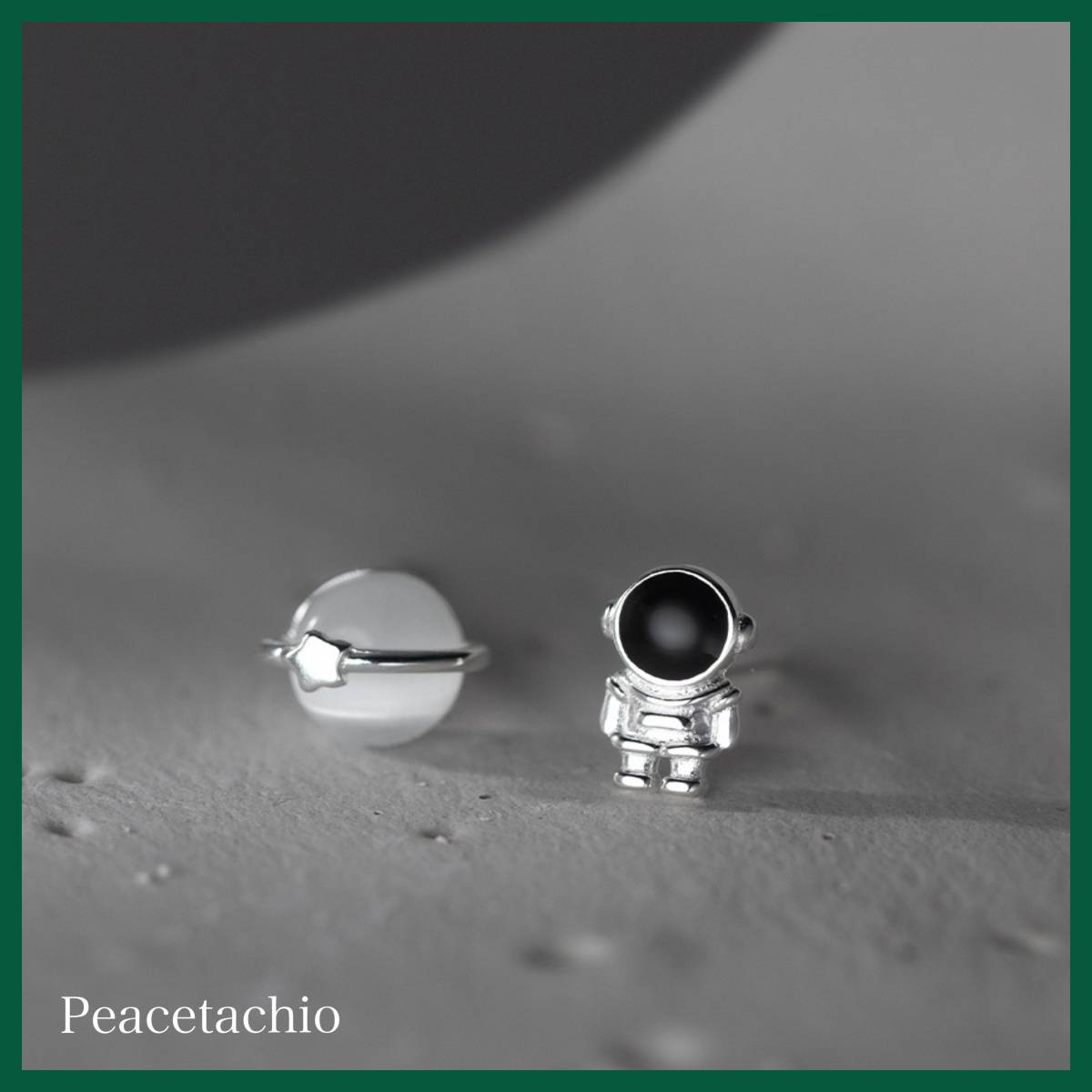 ピアス Silver925 シルバー 宇宙 宇宙飛行士 惑星 左右非対称 アレルギー対応 プレゼント ギフト ケース付き 拍卖