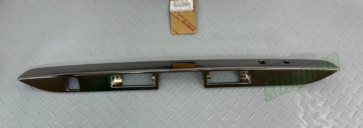 ●新品 未使用●トヨタ 純正品 ハイエース ダークメッキ ダークプライム2 バックドアガーニッシュ拍卖