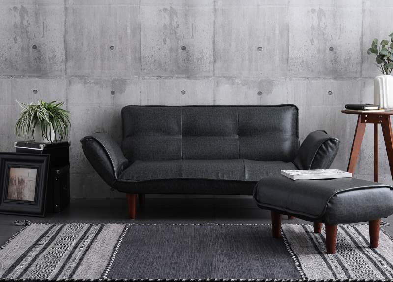 絶妙な弾力のヴィンテージカウチソファ 2人掛け 合成皮革 ブラック色 肘付き LUKAS ルーカス拍卖