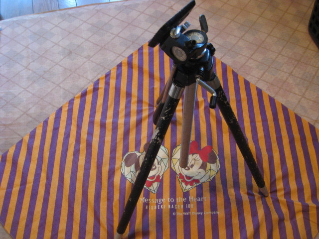 【中古品】☆メーカー不明 中型三脚 / ジャンク 格安処分品!!拍卖