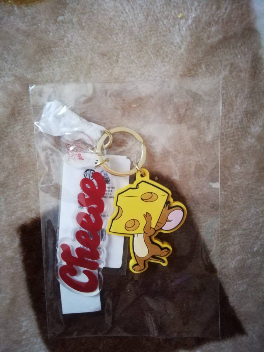 ● 新品即決●ねずみ ジェリー Cheeseチャーム ラバー キーホルダー(検索) トムとジェリー  チーズ ネズミ拍卖