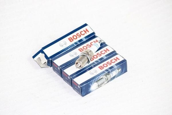 新品 BMW MINI スパークプラグ ×4 R50 52 53 全車共通 12120037608 ポスト投函拍卖