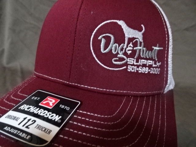 激レア USA購入 アメリカ企業モノ アーカンソー州 ハンティング アウトドア用品店舗【Dog & Hunt Supply】ロゴ刺繍入りメッシュCAP中古良品拍卖