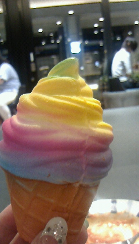 かわいい!モチモチ?プニプニ?触って伸ばしてストレス発散?!ソフトクリーム☆彡スクイーズ(食べないでね)ボールチェーンつき拍卖