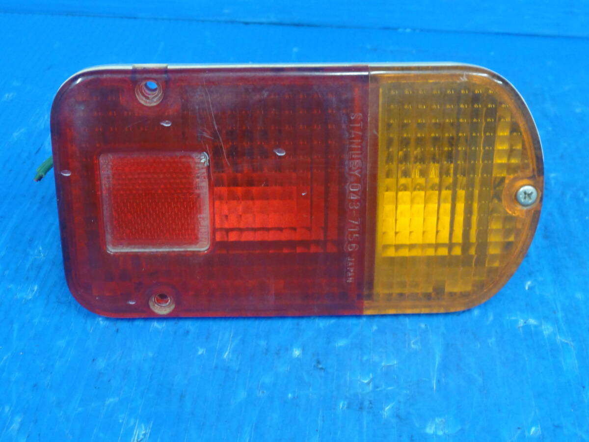☆平成2年車 三菱 U19T ミニキャブ トラック 右 テールランプ テールライト STANLEY 043-7156 純正 点灯OK☆F28377 m拍卖