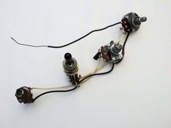 FERNANDES フェルナンデス トグルスイッチ&電装パーツ 2PU用 ジャック付き 84年製FERNANDES BSV-90拍卖