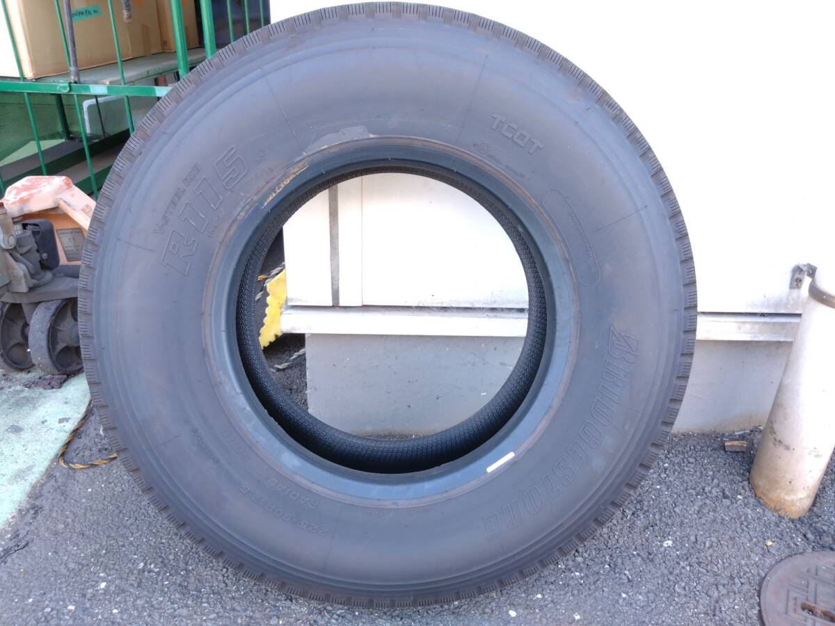 2269 BRIDGESTONE トラック用タイヤ 225/90R17.5 RADIAL 2024年第9週式拍卖