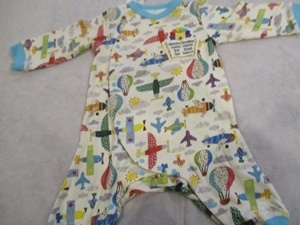 ☆【郵便(クリックポスト)対応】BIT'Z(ビッツ)プロペラひこうき柄ロンパス 60-70cm 49-6872拍卖