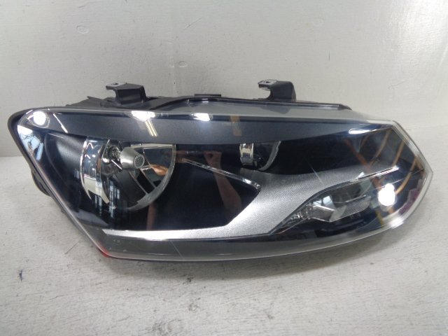 (24S889) ポロ 6R 前期 右ヘッドライト ハロゲン 純正 6R2941008F拍卖