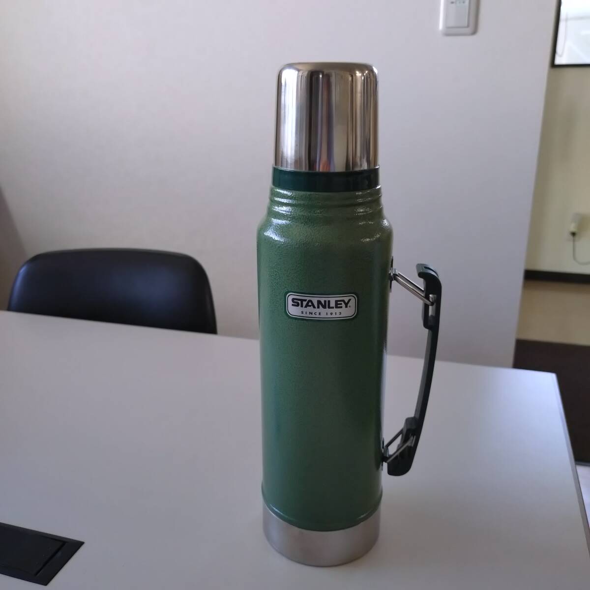 スタンレークラッシックボトル 1.0L 旧ロゴ拍卖