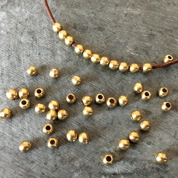 真鍮 無垢の丸玉ビーズ4mm 30個入り拍卖