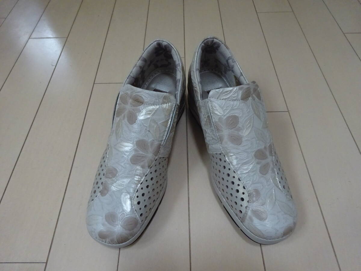 VIGEVANO ビジェバノ PCAM★外反母趾対応 幅広 4E ウェッジソール パンチング 本革スリッポンパンプス 未使用 22cmEEEE 22.5cm 日本製拍卖