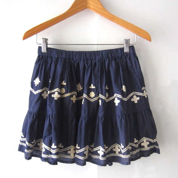 美品 刺繍入り 裏地付きミニスカート拍卖