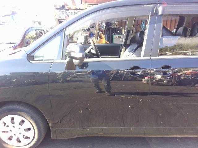 (中古品)ヴォクシー DBA-ZRR70G 左 フロント ドア X Lエディション 7人 3ZR-FAE 202 67002-28230 147715拍卖