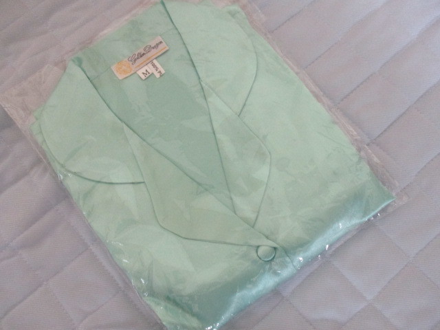 未使用 女性用 タイシルクパジャマ ミントグリーン M 153-157cm相当拍卖