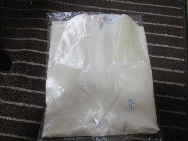 未使用 男性タイシルクパジャマ 薄い金(黄色) L 身長165cm~170cm相当拍卖