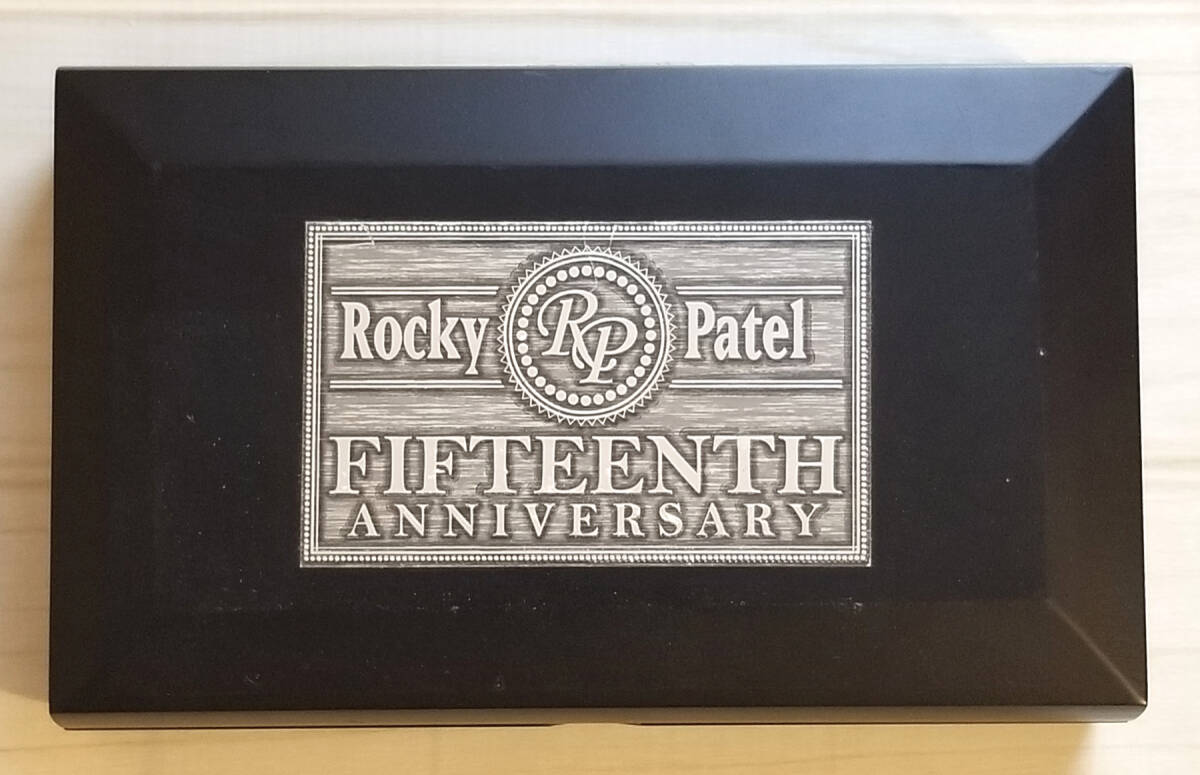 葉巻 空箱 ■ロッキーパテル15th アニバーサリー プチ・ベリコソ Rocky Patel 15th Anniversary プレミアムシガー ■ 美品 木箱拍卖