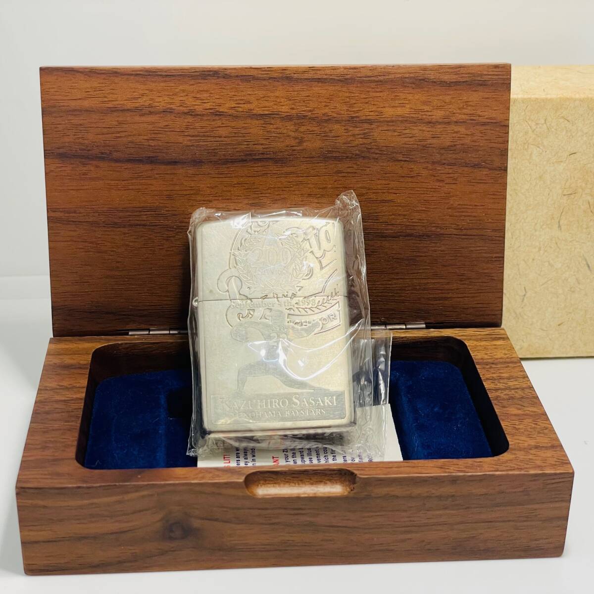 中古品 Zippo 佐々木 主浩 KAZUHIRO SASAKI 200セーブ 横浜ベイスター ジッポライター 木箱付き タバコ ライター ジッポ 野球拍卖