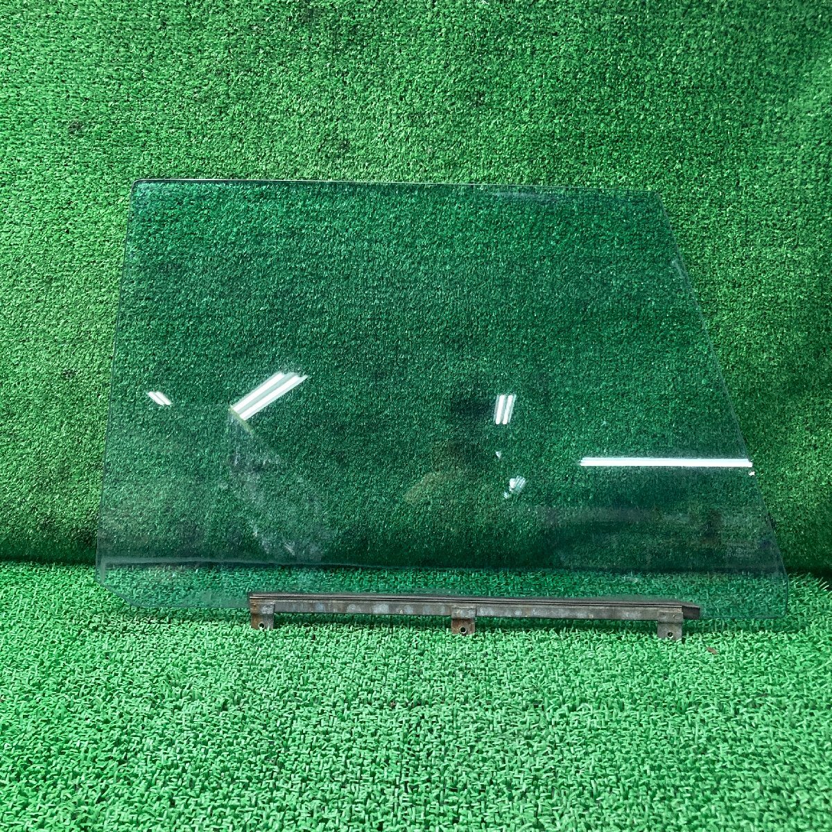 ♪♪クラウン MS50 リア 左 ドアガラス アサヒ M-225 ブルー系 旧車 (W6904) ♪♪拍卖