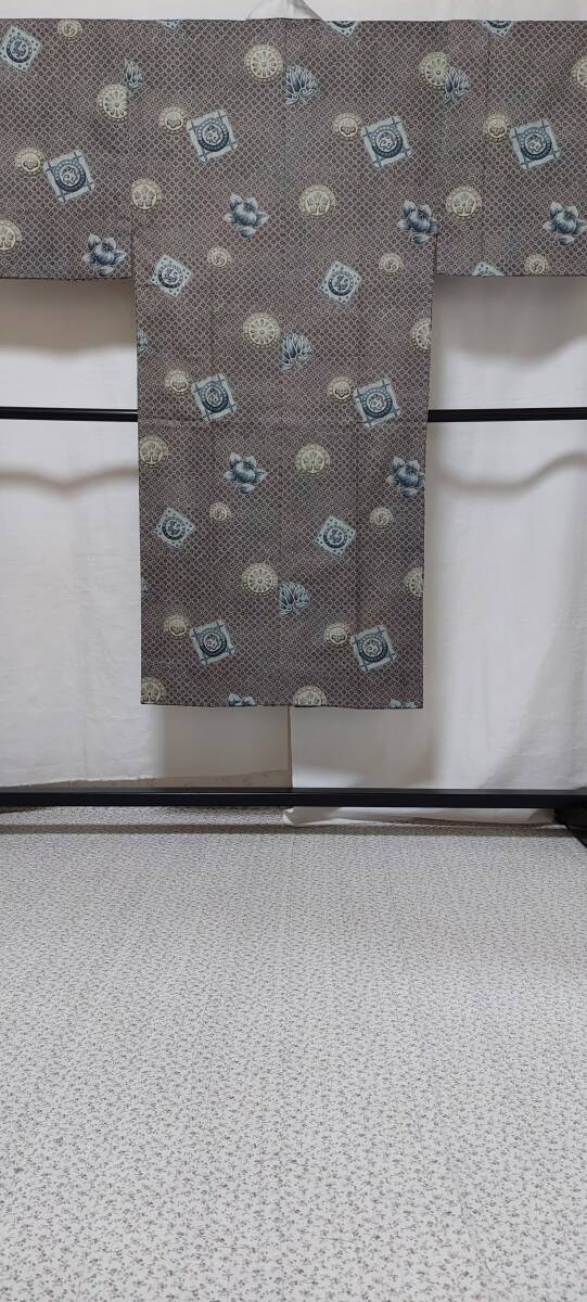 【桐徳】紳士物☆長襦袢*8%値下げ*着用感なし{毛100%*モス地*長襦袢}身.袖-単衣*丈136-裄66*花菱文染地*図案文.動物文*半衿付き*№6714拍卖