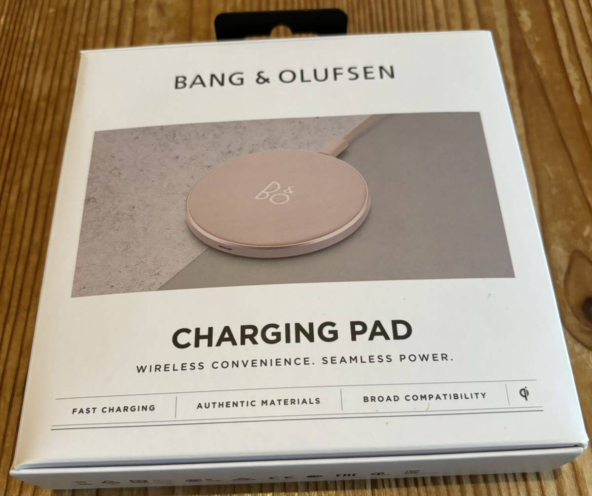 バングアンドオルフセン BANG&OLUFSEN CHARGING PAD Beoplay Pink Qiワイヤレス充電器拍卖